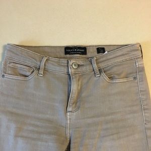 Lucky Brand Ava Skinny in Taupe size 4/27